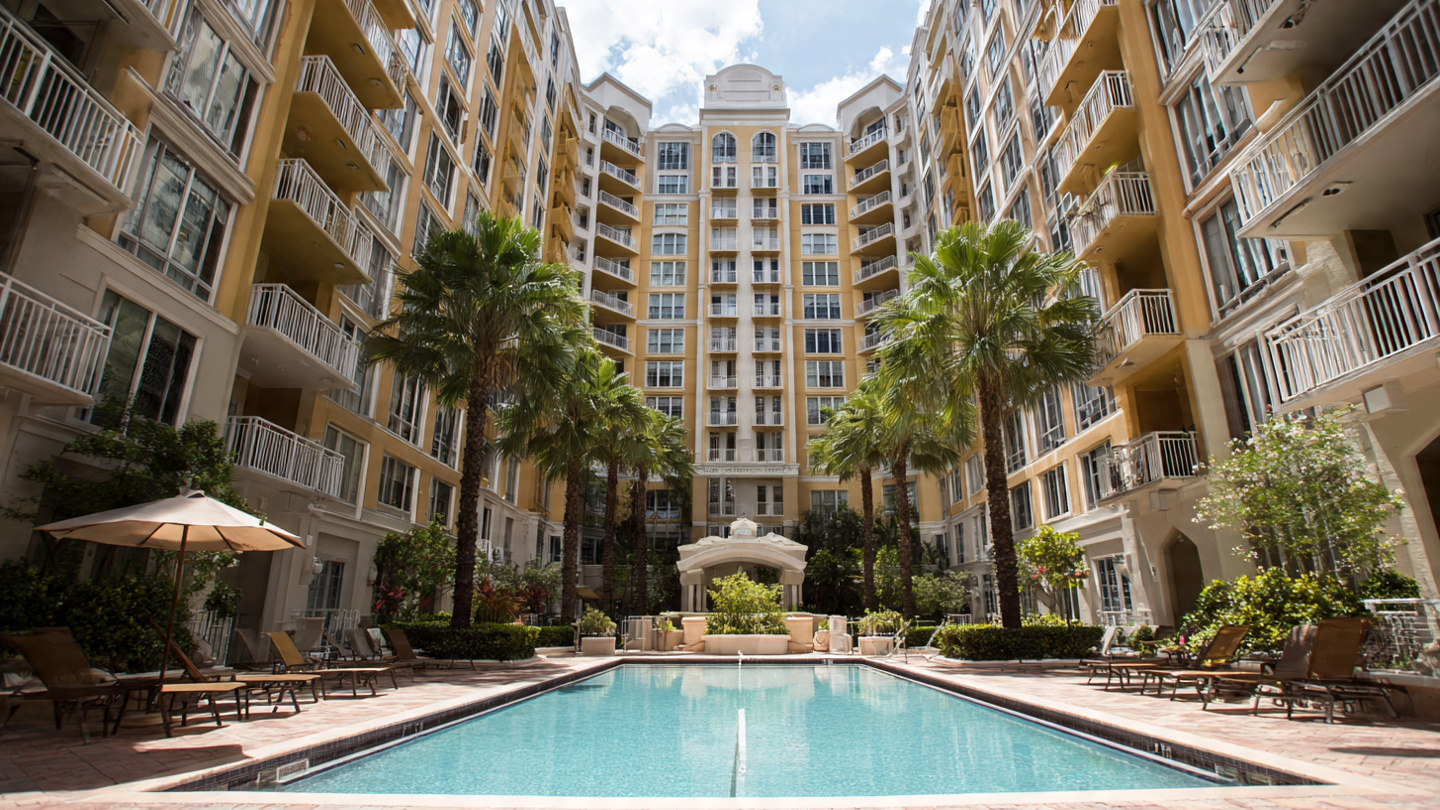 Read more about the article What Are New HOA Laws in Florida 2025?